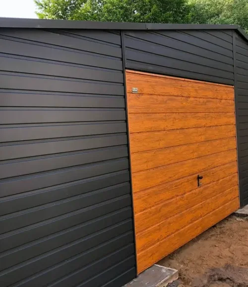 garaż blaszany dwuspadowy