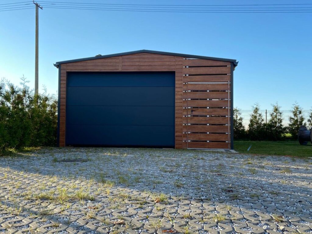 garaż drewnopodobny