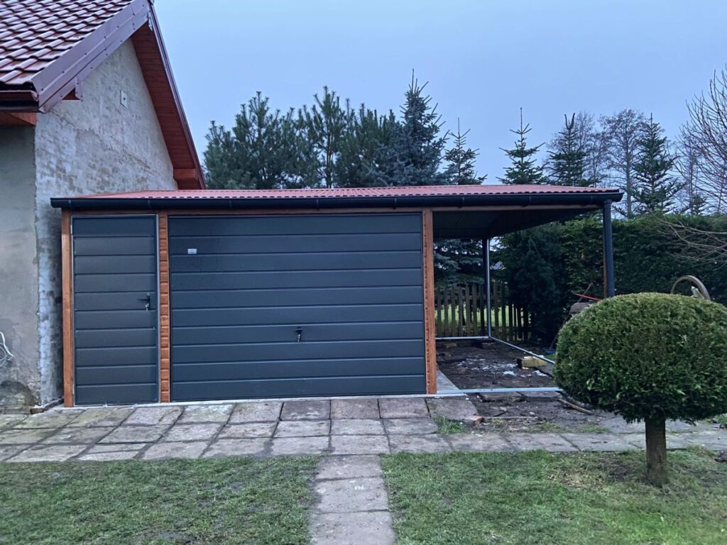 garaż blaszany