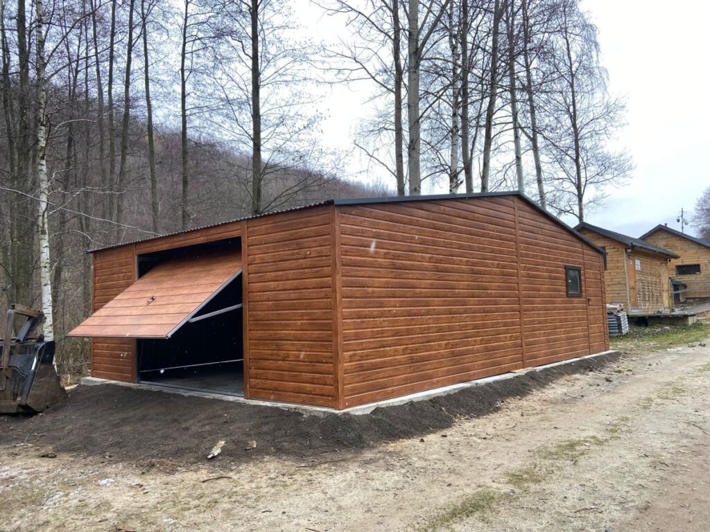 garaż drewnopodobny