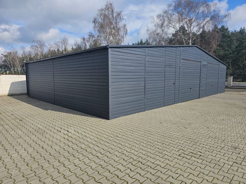 garaż akrylowy z wiatą