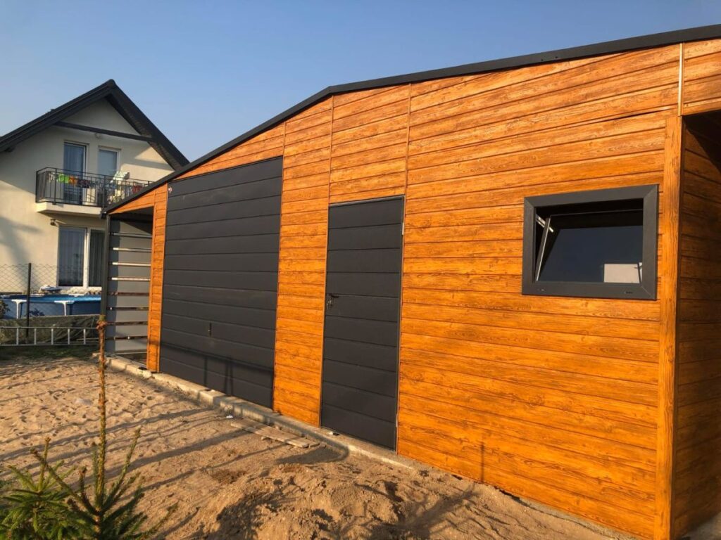 garaż drewnopodobny