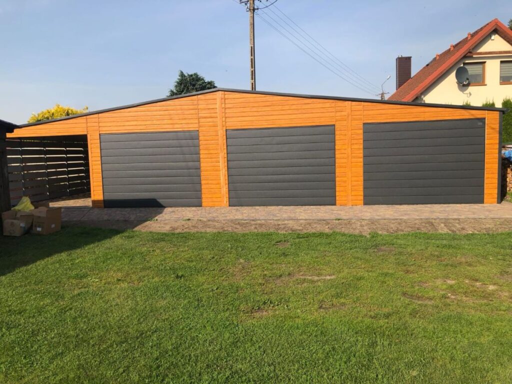 garaż blaszany z wiatą