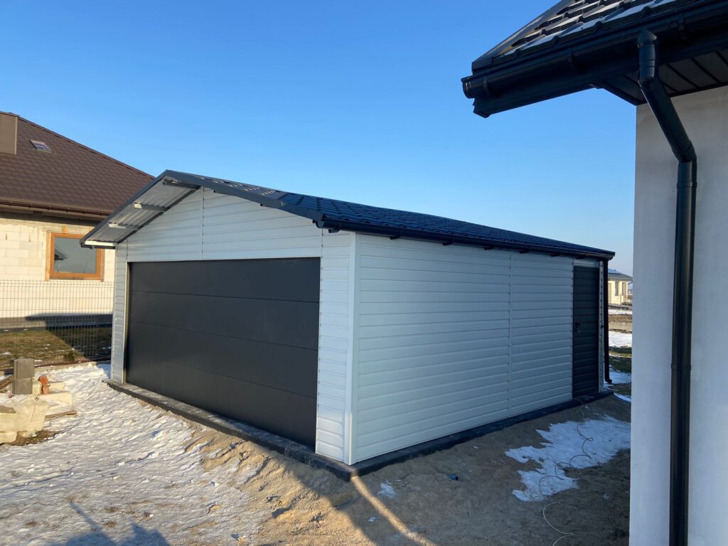Garaż blaszany 6m x 6m